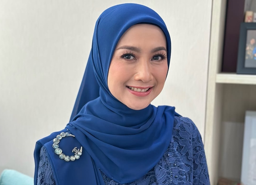 Desy Ratnasari & Radio Komunitas